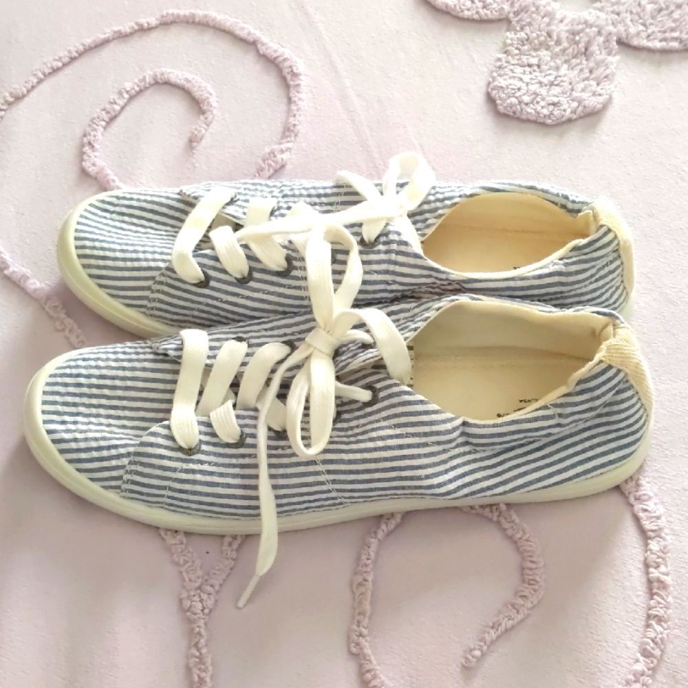 Bass Sneakers Tennis Shoes Blue and White Canvas Ticking Women Shoes 9.5